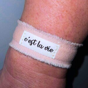 Stretch Pink Bracelet C'est La Vie, That's Life French Quote Jewelry Adjustable